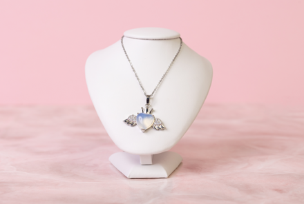 Anjelský Amulet srdiečko z Opalitu s anjelskými krídlami