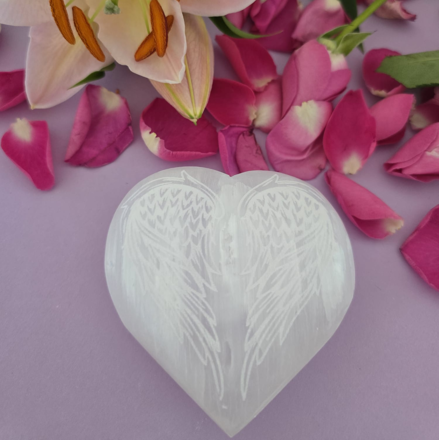 Selenitové srdce biele s bielymi anjelskými krídlami EXTRA veľké